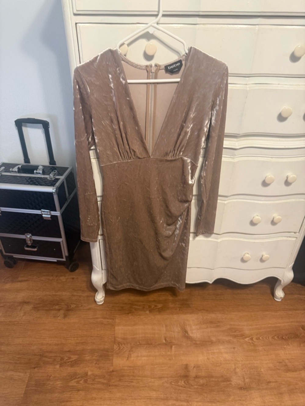 bebe Taupe Velvet Plunge Long-Sleeve Dress